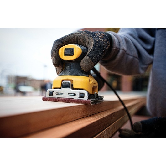 DeWalt vibraciona brusilica DWE6411 230W 140x115mm - Slika 5