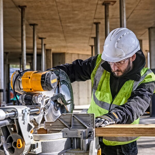 DeWalt potezna kružna pila DWS780 305mm 1675W - Slika 3