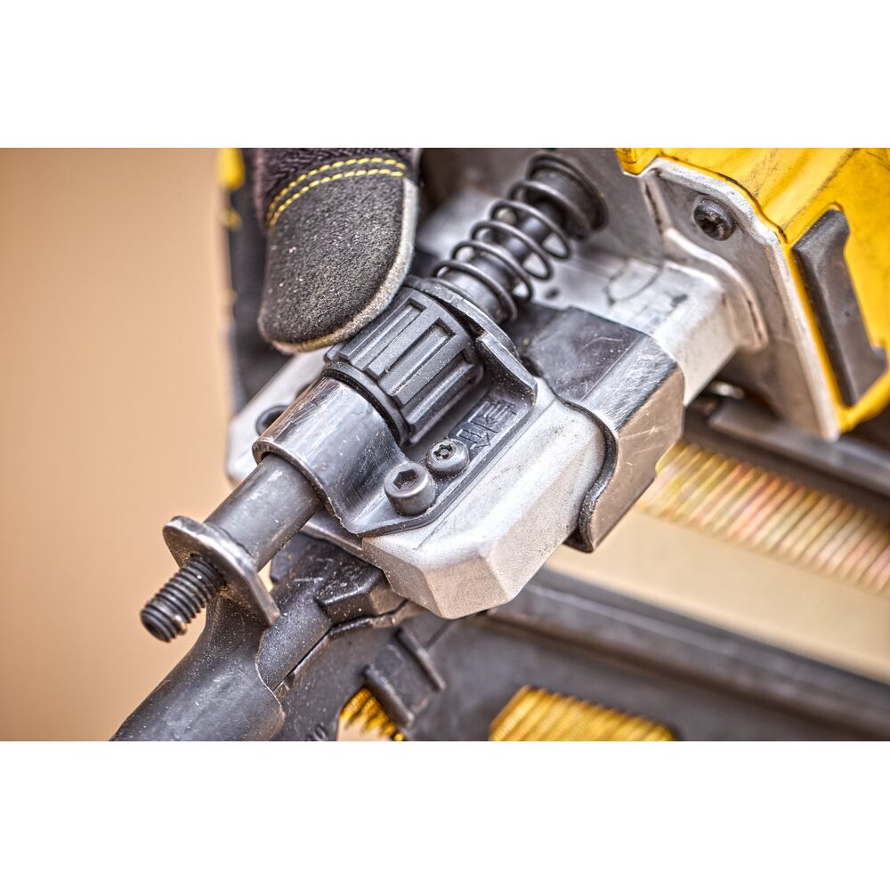 DeWalt aku pištolj za čavle – čavlerica DCN930P2 2x5,0Ah 90mm 33° - Slika 7