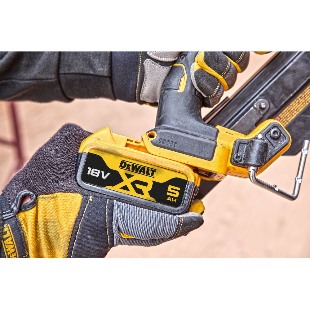 DeWalt aku pištolj za čavle – čavlerica DCN930P2 2x5,0Ah 90mm 33° - Slika 6