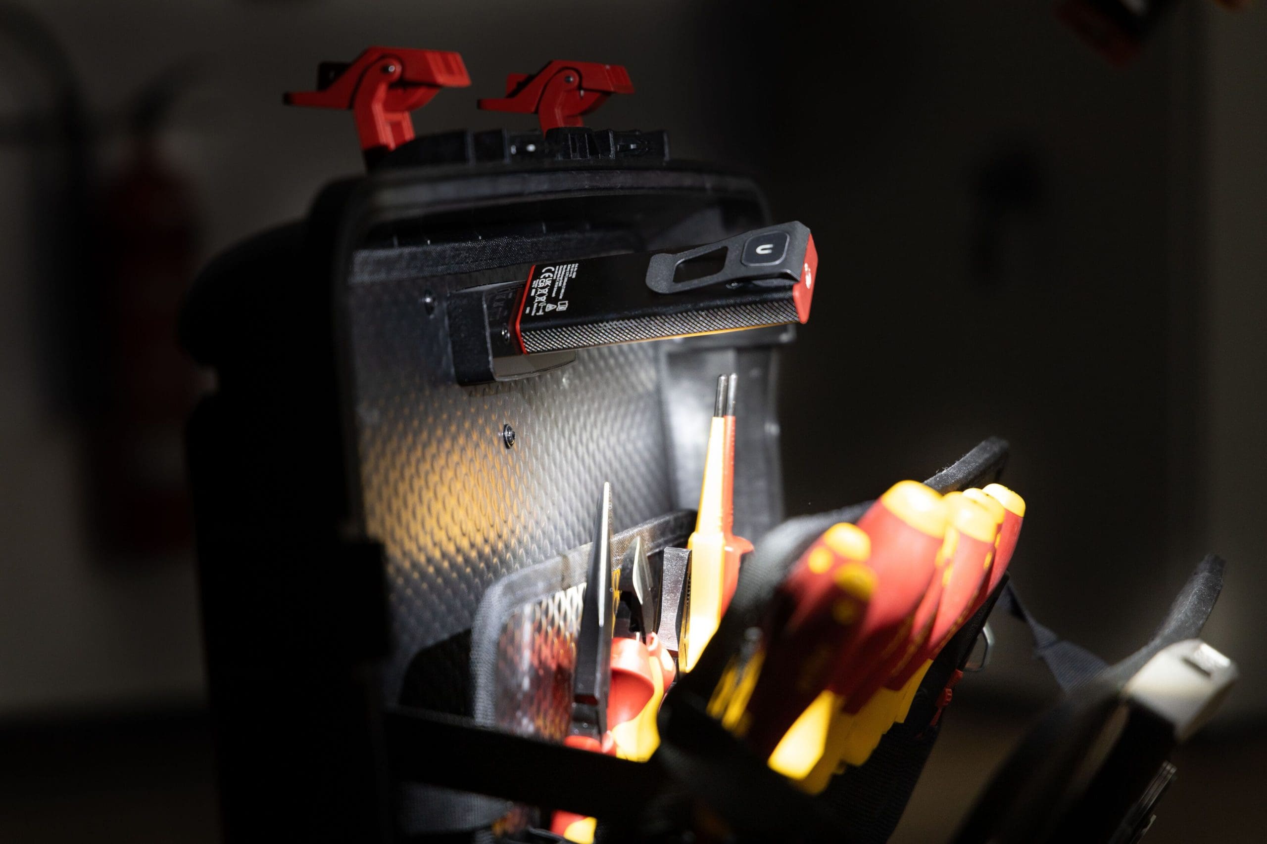 Wiha ručna lampa 1200lm, magnet, ON-OFF senzor 45699 - Slika 4