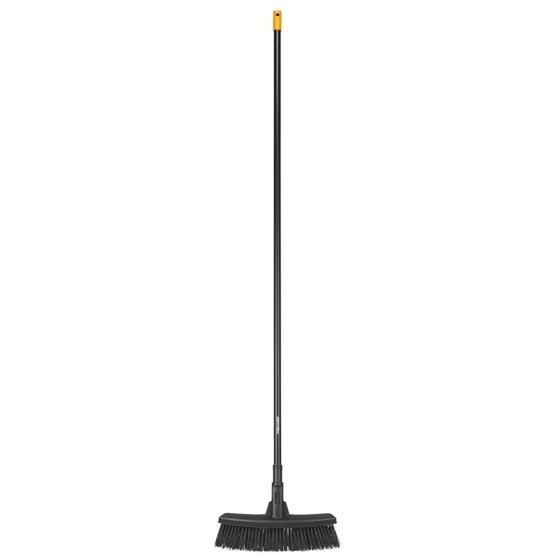Fiskars metla za dvorište 1620x380x125mm 1025921