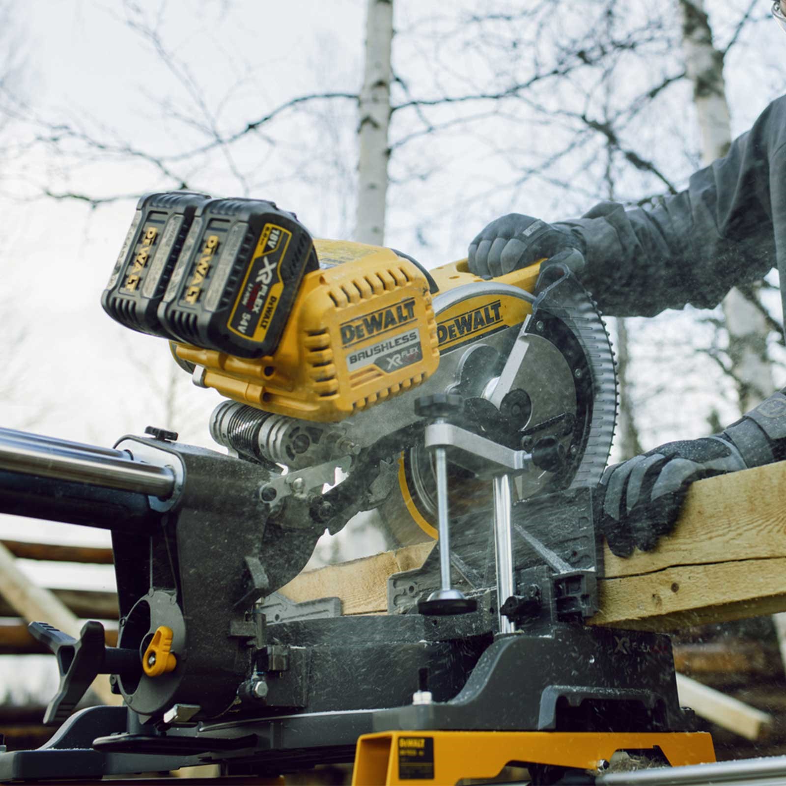 DeWalt aku potezno nagibna pila DHS780T2A 54V 2x6,0Ah 305mm - Slika 5