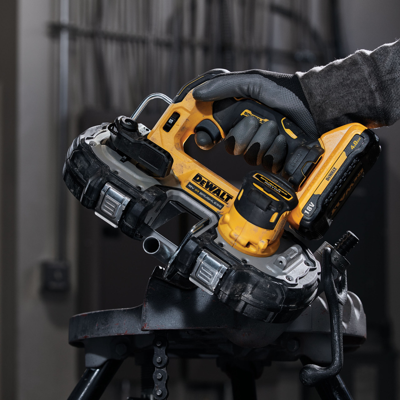 DeWalt aku kompaktna tračna pila 18V DCS377NT 46mm - Slika 2